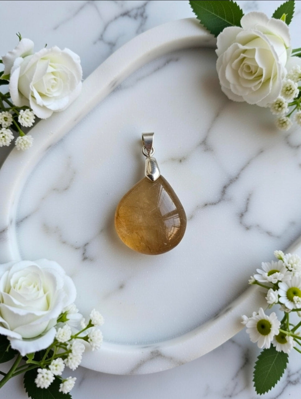 Hair quartz pendant